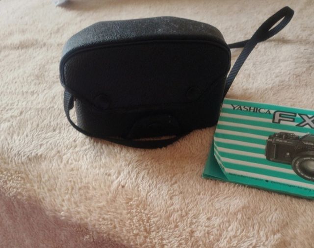 Câmara fotográfica Yashica