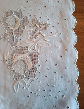 Juego de sabanas muy antiguas de Hilo, bordadas