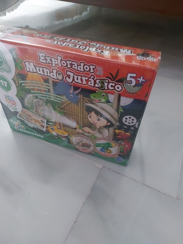 JUEGO: EXPLORADOR DEL MUNDO JURASICO