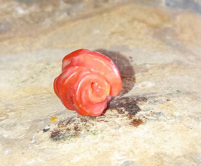 Mono Orecchino Retrò Corallo e Oro