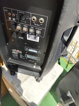 Altavoz autoamplificado