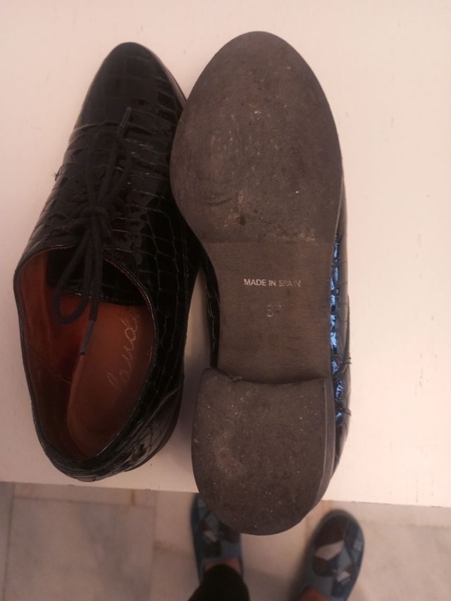 Zapatos piel número  37 prácticamente nuevos