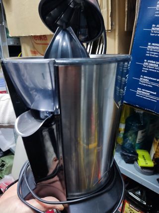 Exprimidor de cítricos eléctrico