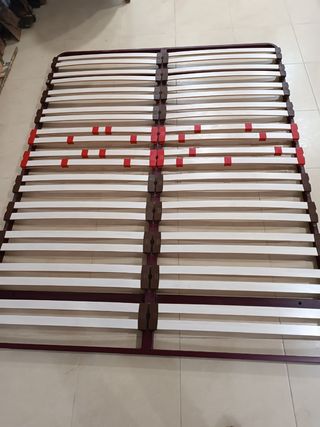 Somier 150x190,
no lleva patas.