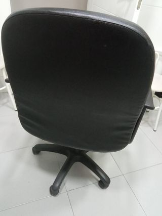 Silla oficina negra polipiel