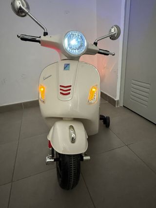 Moto Vespa electrica niño