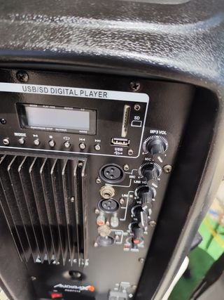 Altavix autoamplificado