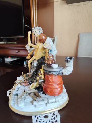 Figura CAPODIMONTI VINTAGE( PRECIO ALGO NEGOCIABLE