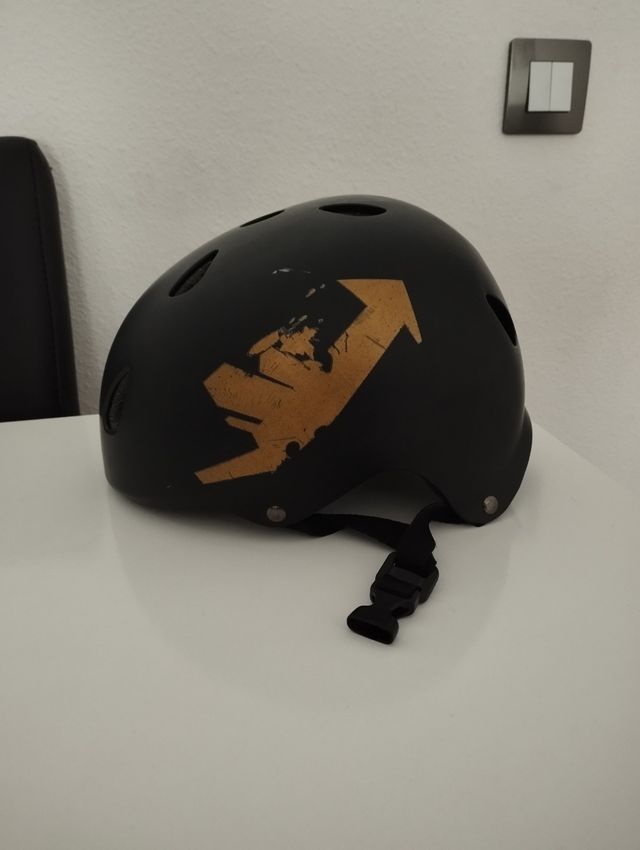 Casco negro oxelo