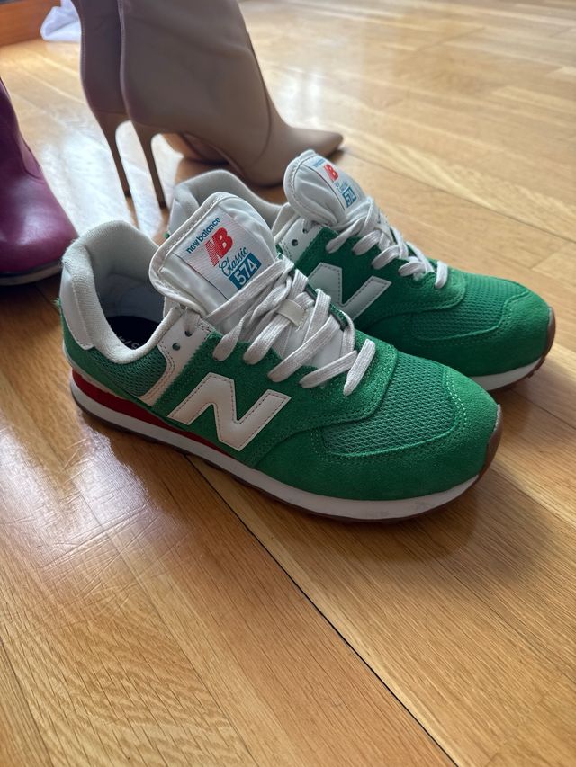 lote de zapatillas y botas