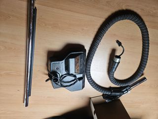 Pieza aspirador Rainbow funciona pero tiene el ca