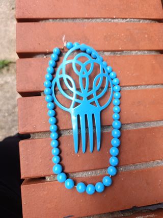 Peineta y collar flamenca