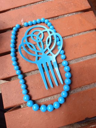 Peineta y collar flamenca