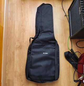 Guitarra eléctrica y amplificador