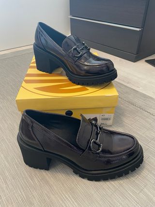 Mocasines charol burdeos