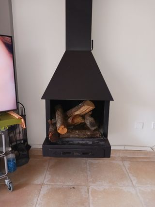 Chimenea de hierro pared