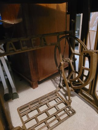 Maquina de coser Alfa