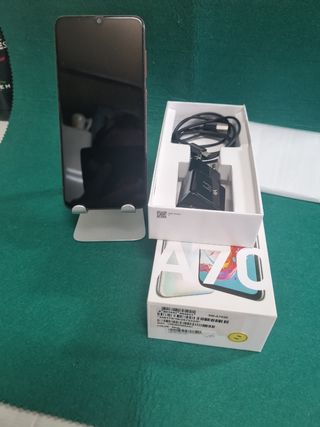 SAMSUNG GALAXY A70