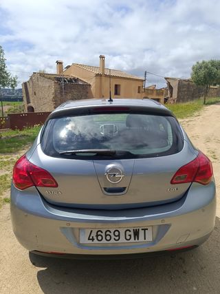 Opel Astra 2010
