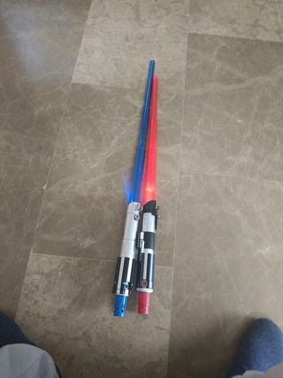 2 espadas laser de stars wars 
