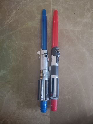 2 espadas laser de stars wars 