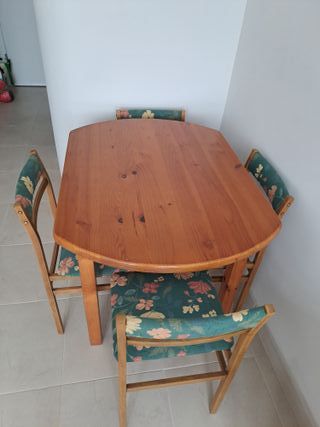 MESA Y SILLAS  (COMEDOR) MADERA MACIZA 