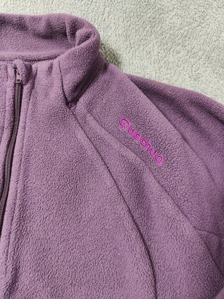 Polar Quechua color lila