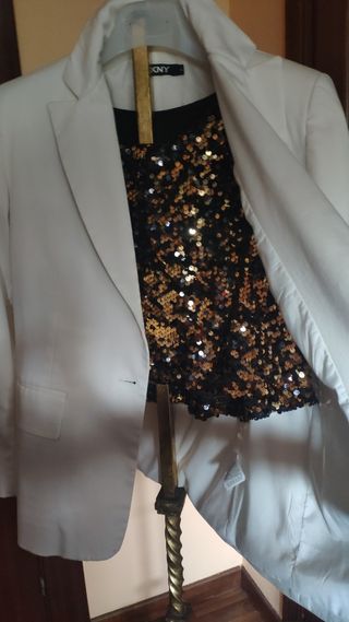 Blazer DKNY talla 40-42
