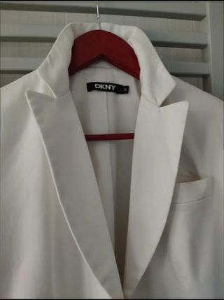 Blazer DKNY talla 40-42
