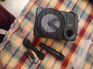 Altavoz inalámbrico con micrófono
