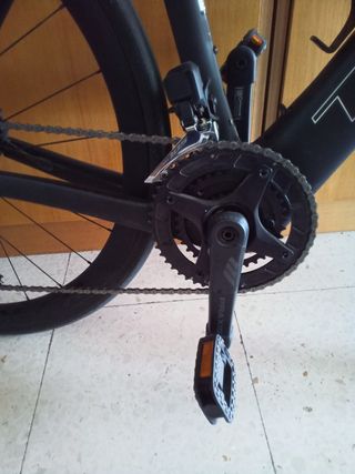 Bicicleta eléctrica de carbono carretera