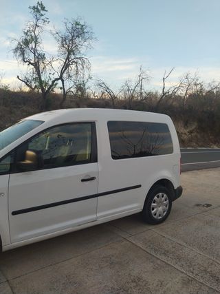 Volkswagen Caddy 2011
