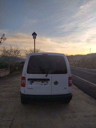 Volkswagen Caddy 2011