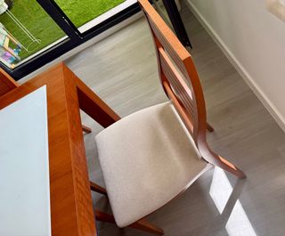 Mesa de salón y 6 sillas