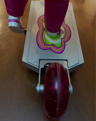 Muñeca Kristin y su súper patinete de Mattel 2000