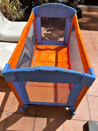 Cuna portatil con ruedas