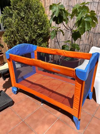 Cuna portatil con ruedas