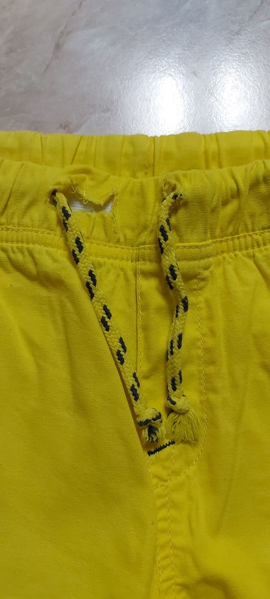 Pantaloncini bambino giallo