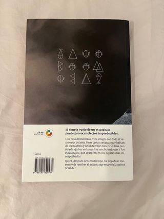 Los escarabajos vuelan al atardecer libro