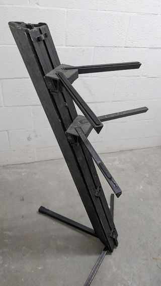 Soporte de teclado Ultimate AX-48 Pro