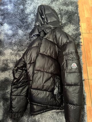 VENDO CHAQUETA MONCLER NEGRA TALLA L