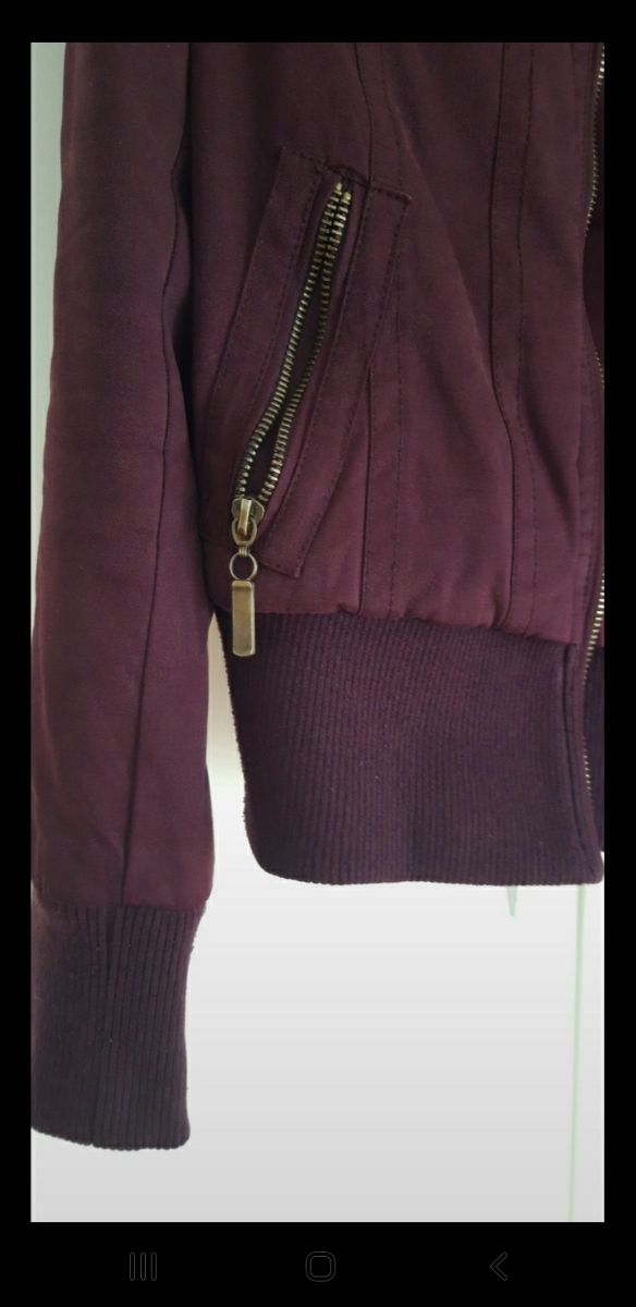 Bomber corto viola Bershka