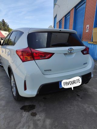 Toyota Auris 2015