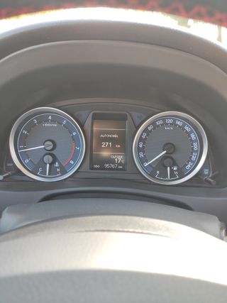 Toyota Auris 2015
