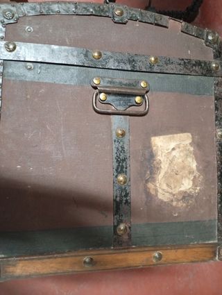 Baúl muy antiguo