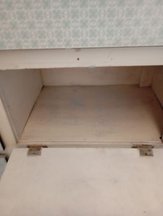 Se desaloja muebles viejos