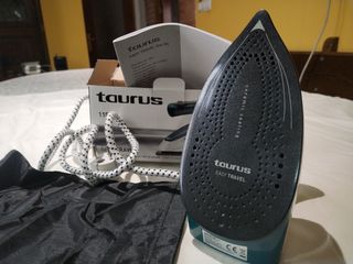 Plancha de viaje Taurus 1150w 