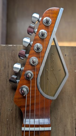 Cream Guitars Revolver Deluxe