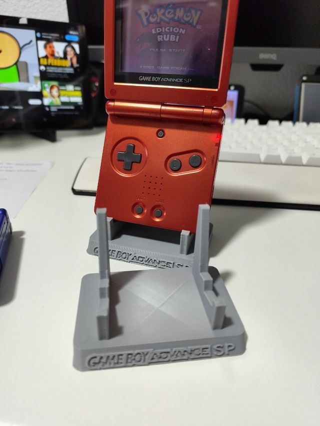 Stand Gameboy Advance SP
3x12€.