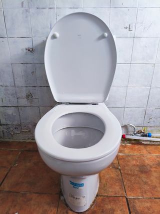 Se vende WC blanco modelo  Vitoria ROCA.